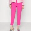MICHAEL Michael Kors Slim Crop- Broek - Cerise 2 MICHAEL Michael Kors Slim Crop- Broek - Cerise -Farfetch Winkel 601c3fdc0ee442879e657133b2f93fce