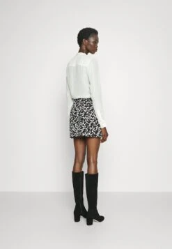 MICHAEL Michael Kors Minirok - White 9 MICHAEL Michael Kors Minirok - White -Farfetch Winkel 6ab5ea4141584a3395dc9b051f955e3b