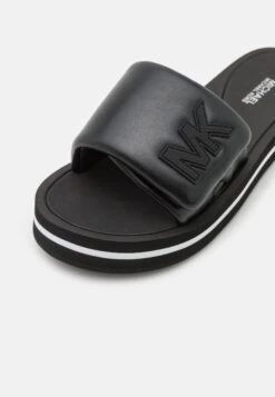 MICHAEL Michael Kors Platform Slide - Muiltjes - Black -Farfetch Winkel 6e5e042ccb804e92b7170ae73f311d70