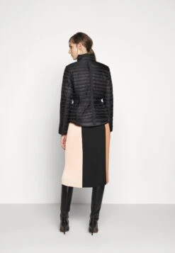 MICHAEL Michael Kors Belted - Gewatteerde Jas - Black 12 MICHAEL Michael Kors Belted - Gewatteerde Jas - Black -Farfetch Winkel 6e86e17993574ec3a733a38514b621e1