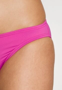 MICHAEL Michael Kors Iconic Solids Classic Bottom - Bikinibroekje - Cerise -Farfetch Winkel 7041f6c64afb4d9d80619cd6ed989e70