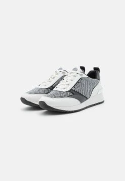 MICHAEL Michael Kors Allie Stride Trainer - Sneakers Laag - Black/Optic White 11 MICHAEL Michael Kors Allie Stride Trainer - Sneakers Laag - Black/Optic White -Farfetch Winkel 70e2530d10dd4460b0c7de2b9dbc3ed9
