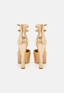 MICHAEL Michael Kors Martina Ankle Strap - Plateaupumps - Pale Gold -Farfetch Winkel 722b905050624240b5ad79b4e44a87aa