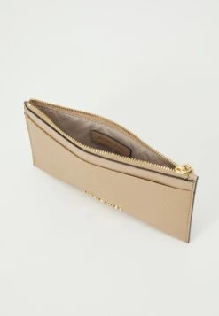 MICHAEL Michael Kors Empire Zip Card Case - Portemonnee - Camel 10 MICHAEL Michael Kors Empire Zip Card Case - Portemonnee - Camel -Farfetch Winkel 740bca2683b94458b78ec7dc98345b72