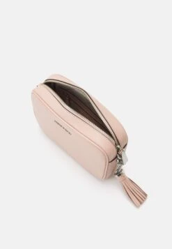 MICHAEL Michael Kors Jet Set- Schoudertas - Pink -Farfetch Winkel 743e5dc2b182435b90bde66e148318d2
