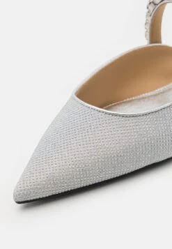 MICHAEL Michael Kors Jessa Flex Flat Mule - Muiltjes - Silver-Coloured 15 MICHAEL Michael Kors Jessa Flex Flat Mule - Muiltjes - Silver-Coloured -Farfetch Winkel 76600371125e41178c35f92f6381ea40