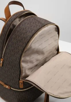 MICHAEL Michael Kors Rhea Zip Back Pack - Rugzak - Brown -Farfetch Winkel 771a193d2c61411e856549e49b369cc0