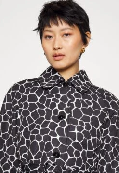 MICHAEL Michael Kors Giraffe Belted Trench - Trenchcoat - Black/White 11 MICHAEL Michael Kors Giraffe Belted Trench - Trenchcoat - Black/White -Farfetch Winkel 77598d7c203d43be94e738adb3195221