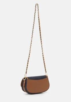 MICHAEL Michael Kors Mila Chain Sling - Schoudertas - Blue Denim 7 MICHAEL Michael Kors Mila Chain Sling - Schoudertas - Blue Denim -Farfetch Winkel 7ab34f31147d4c6c9d74743b60ed3acf