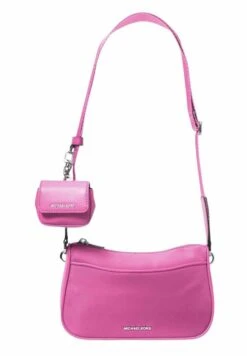 Michael Kors Jet Set Medium Ipod - Schoudertas - Cerise 6 Michael Kors Jet Set Medium Ipod - Schoudertas - Cerise -Farfetch Winkel 7db868a7315c402e8e6cd9461f5e6541