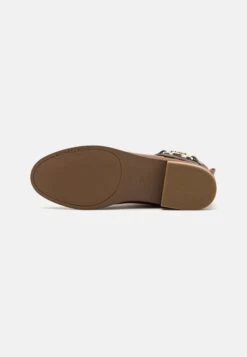 MICHAEL Michael Kors Rory Flat - Korte Laarzen - Brown -Farfetch Winkel 7de5d88e43ea44e19ce7a90e6c23946d