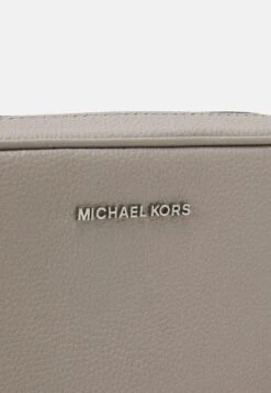 MICHAEL Michael Kors Jet Camera - Schoudertas - Pearl Grey -Farfetch Winkel 7de757543d6a444c93c76843072c3dc0