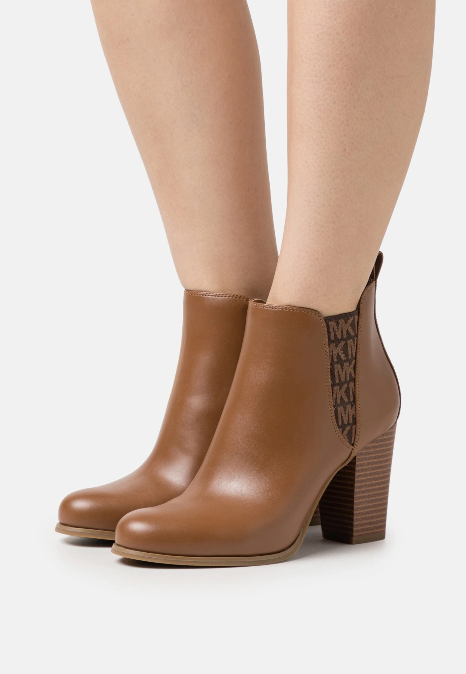 MICHAEL Michael Kors Evaline Heeled - Enkellaarsjes Met Hoge Hak - Luggage 3 MICHAEL Michael Kors Evaline Heeled - Enkellaarsjes Met Hoge Hak - Luggage