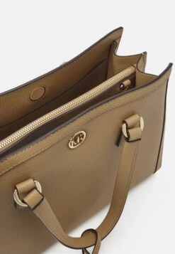 MICHAEL Michael Kors Chantal Satchel - Handtas - Camel -Farfetch Winkel 8292d1337dac4f11811e6a9ed0f850d7