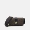 MICHAEL Michael Kors Greenwich Xs Sling Xbody - Schoudertas - Brown/Black 1 MICHAEL Michael Kors Greenwich Xs Sling Xbody - Schoudertas - Brown/Black -Farfetch Winkel 84df0df47b0b45cca63e7976dc5947c4