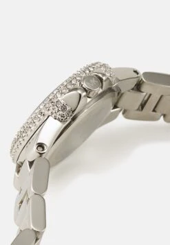 Michael Kors Petite Camille Hand - Horloge - Silver-Coloured -Farfetch Winkel 87e7487248034116b9e46e72b9ae64e4