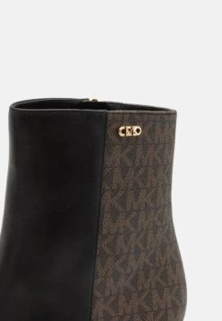 MICHAEL Michael Kors Perla Mid - Enkellaarsjes Met Hoge Hak - Black/Brown -Farfetch Winkel 896789ca1d574c0c8c58e2ed82044998