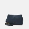 MICHAEL Michael Kors Kensington - Schoudertas - Navy -Farfetch Winkel 8e06176c23a34347b5be3fd9057e013b