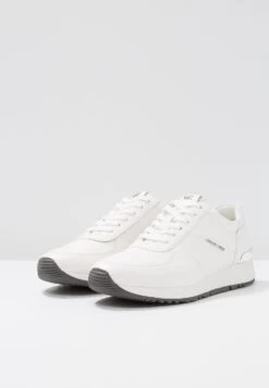 MICHAEL Michael Kors Allie - Sneakers Laag - Optic White -Farfetch Winkel 8ed4258701924cb8972fff616764645e