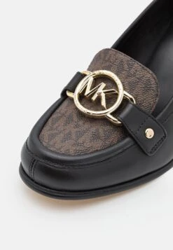MICHAEL Michael Kors Rory Heeled Loafer - Klassieke Pumps - Black -Farfetch Winkel 8efe3f1830b845fc9761b58672e5e416