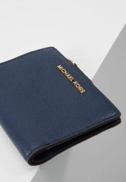 MICHAEL Michael Kors Jet Set Snap Billfold Small - Portemonnee - Navy -Farfetch Winkel 9345705875784307870f344d7c4ab4f5
