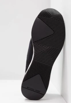 MICHAEL Michael Kors Felix Trainer - Instappers - Black -Farfetch Winkel 977369cabfcb4350a76b21fc0ed2ca82