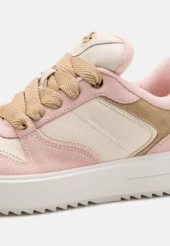 MICHAEL Michael Kors Rumi Lace Up - Skateschoenen - Pink -Farfetch Winkel 9926ca658e0e4ad7b0234dc02c6cac36