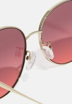 Michael Kors Alpine - Zonnebril - Light Gold-Coloured 9 Michael Kors Alpine - Zonnebril - Light Gold-Coloured -Farfetch Winkel 9e42a85c82a44d57a7ddbde100003803