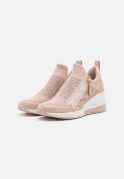 MICHAEL Michael Kors Willis Wedge Trainer - Sneakers Laag - Pink -Farfetch Winkel 9f67b10e4ca54ea6b138e84eed119426