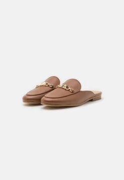 MICHAEL Michael Kors Tiffanie Flat Mule - Muiltjes - Luggage 11 MICHAEL Michael Kors Tiffanie Flat Mule - Muiltjes - Luggage -Farfetch Winkel a1b959fc462a4d4190dee4a9f957090d