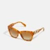 Michael Kors Empire Square - Zonnebril - Amber Tortoise -Farfetch Winkel a2bf8ab50c7c4205ad61015c41cc64bf