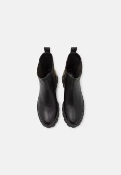 MICHAEL Michael Kors Rowan - Enkellaarsjes Met Plateauzool - Black -Farfetch Winkel a4f18ae28f764c80ad220ddfb2fa32db