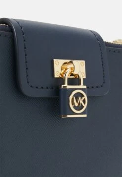MICHAEL Michael Kors Ruby Zip Xbody - Clutch - Navy -Farfetch Winkel a55c8fee401c4678b816383fefcc3864