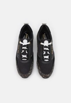 MICHAEL Michael Kors Allie Stride Extreme - Sneakers Laag - Black 13 MICHAEL Michael Kors Allie Stride Extreme - Sneakers Laag - Black -Farfetch Winkel a719620f77e143c99b432e0780abbf47