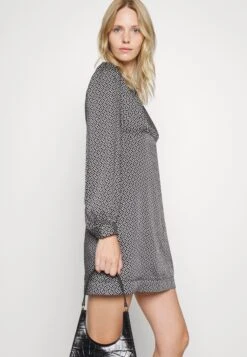 MICHAEL Michael Kors Logo Tie Mini Dress - Jurk - Bone -Farfetch Winkel a73fd218cc014f43b5918a04a2cd3836