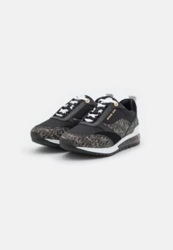 MICHAEL Michael Kors Allie Stride Extreme - Sneakers Laag - Black 11 MICHAEL Michael Kors Allie Stride Extreme - Sneakers Laag - Black -Farfetch Winkel a74add5a4e9549b59bfbd570928915bc
