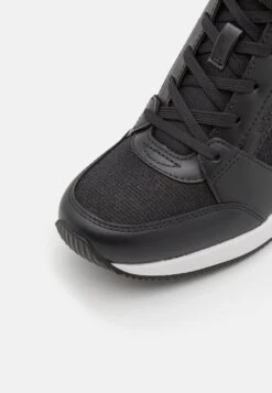 MICHAEL Michael Kors Georgie Trainer - Sneakers Laag - Black -Farfetch Winkel a89ddd130ebb4b858bfa51d117432c65