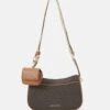 MICHAEL Michael Kors Jet Set Xbody Strap - Schoudertas - Brown/Acorn 1 MICHAEL Michael Kors Jet Set Xbody Strap - Schoudertas - Brown/Acorn -Farfetch Winkel aa59ca61f34a4397a1c79a94286eaa66