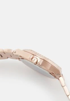 Michael Kors Lennox - Horloge - Rose Gold-Coloured -Farfetch Winkel aa5d21d3756b40bdad380cc266fdfb7b