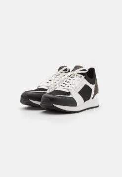 MICHAEL Michael Kors Billie Trainer - Sneakers Laag - Black/Optic White 11 MICHAEL Michael Kors Billie Trainer - Sneakers Laag - Black/Optic White -Farfetch Winkel abf6f0e86730459eb100c23687e2fd8a