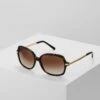 Michael Kors Zonnebril - Brown Gradient 1 Michael Kors Zonnebril - Brown Gradient -Farfetch Winkel ac993e220ada4f1db8b2e7335cdb8a17