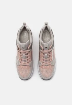 MICHAEL Michael Kors Georgie Trainer - Sneakers Laag - Soft Pink/Multi-Coloured -Farfetch Winkel adc6b92e0ebe45f6afe438e123679e97