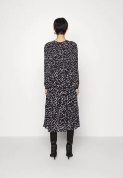 MICHAEL Michael Kors Nub Giraffe Midi- Jurk - Black/White -Farfetch Winkel aeaa65813425499183b42ccab3d54b0b