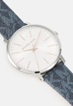 Michael Kors Pyper - Horloge - Blue -Farfetch Winkel b22fe0be4caf4265a9cb897a8cd4c101