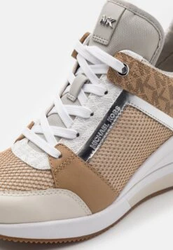 MICHAEL Michael Kors Georgie Trainer - Sneakers Laag - Camel/Multi-Coloured -Farfetch Winkel b2635fb397a5423c9de4cc3699aff61b