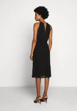 MICHAEL Michael Kors Chain Neck Midi Dress - Cocktailjurk - Black -Farfetch Winkel b5d68f363f9146ab8dea8943153a4edd