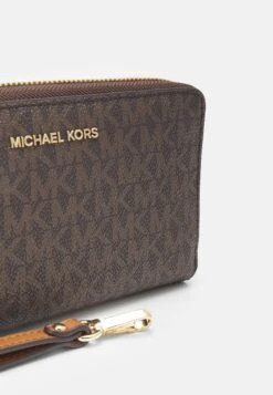 MICHAEL Michael Kors Flat Case - Portemonnee - Brown -Farfetch Winkel b61ae8f3488044438c1316ba64159ee0