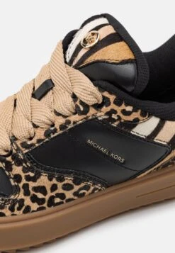 MICHAEL Michael Kors Rumi Lace Up - Skateschoenen - Black -Farfetch Winkel b791f27f9c3a4daf9c7bd6935d5fd645