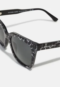 Michael Kors San Marino - Zonnebril - Grey/Black -Farfetch Winkel b909ad1570884cb6b358218d85246ad6