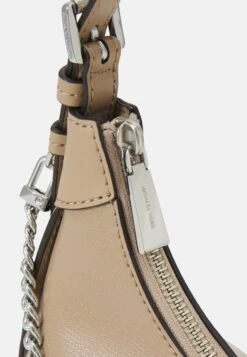 MICHAEL Michael Kors Wilma Pouchette - Handtas - Camel -Farfetch Winkel bab9435e0b8e47b5a756b0d8cb482685